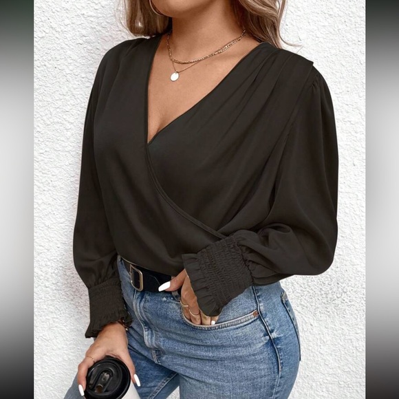Luxe surplice neck blouse - Picture 5 of 15